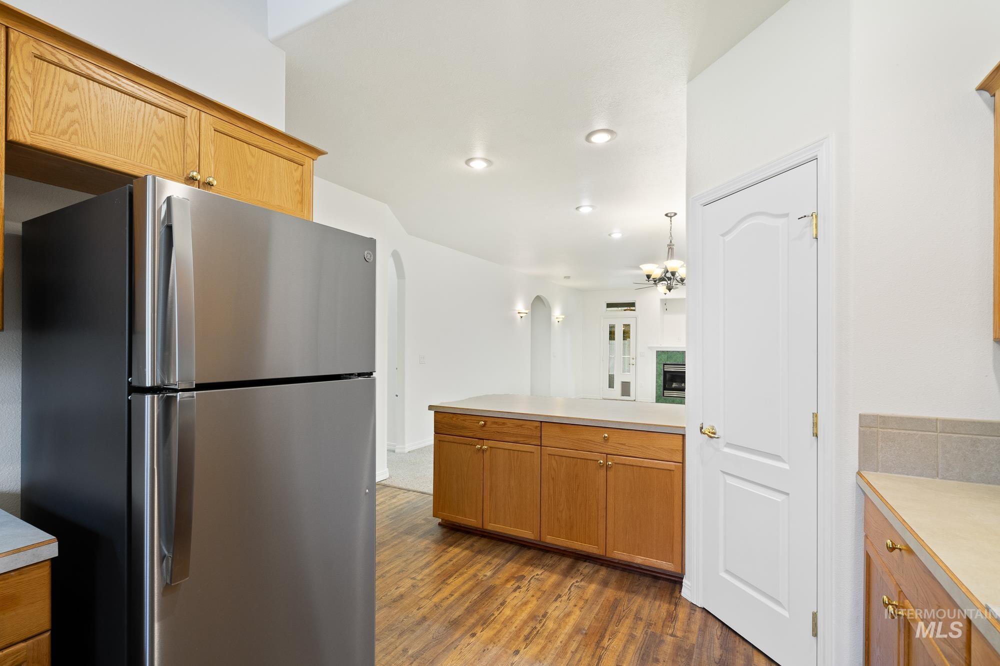 1631 W Lonesome Dove