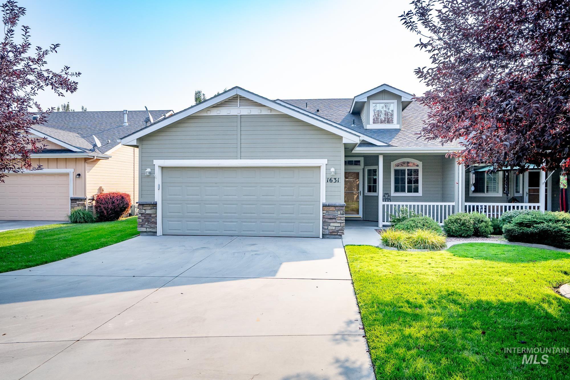 1631 W Lonesome Dove