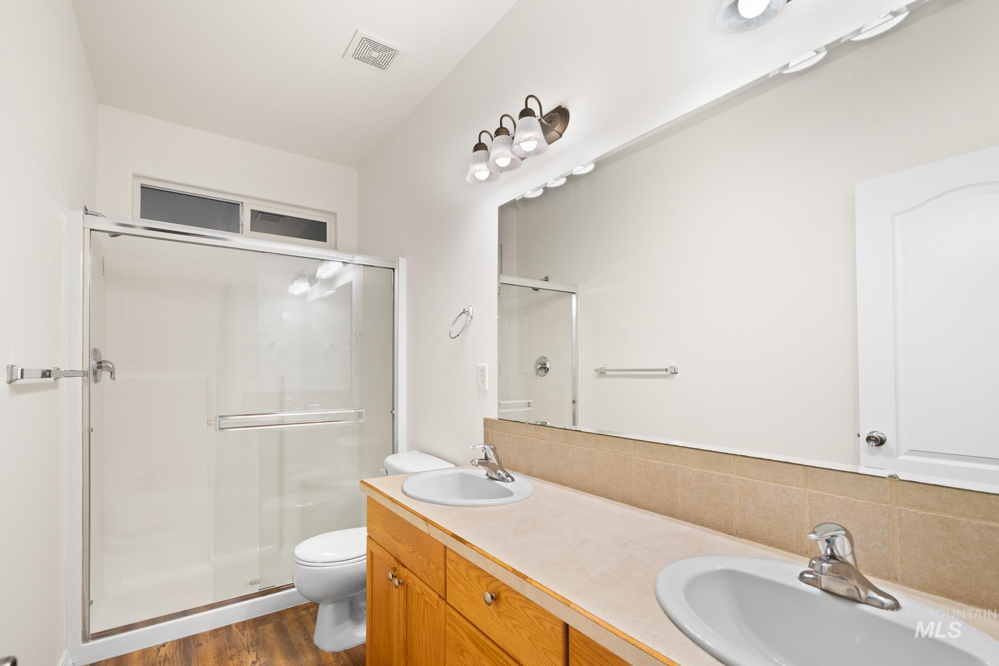 1631 W Lonesome Dove