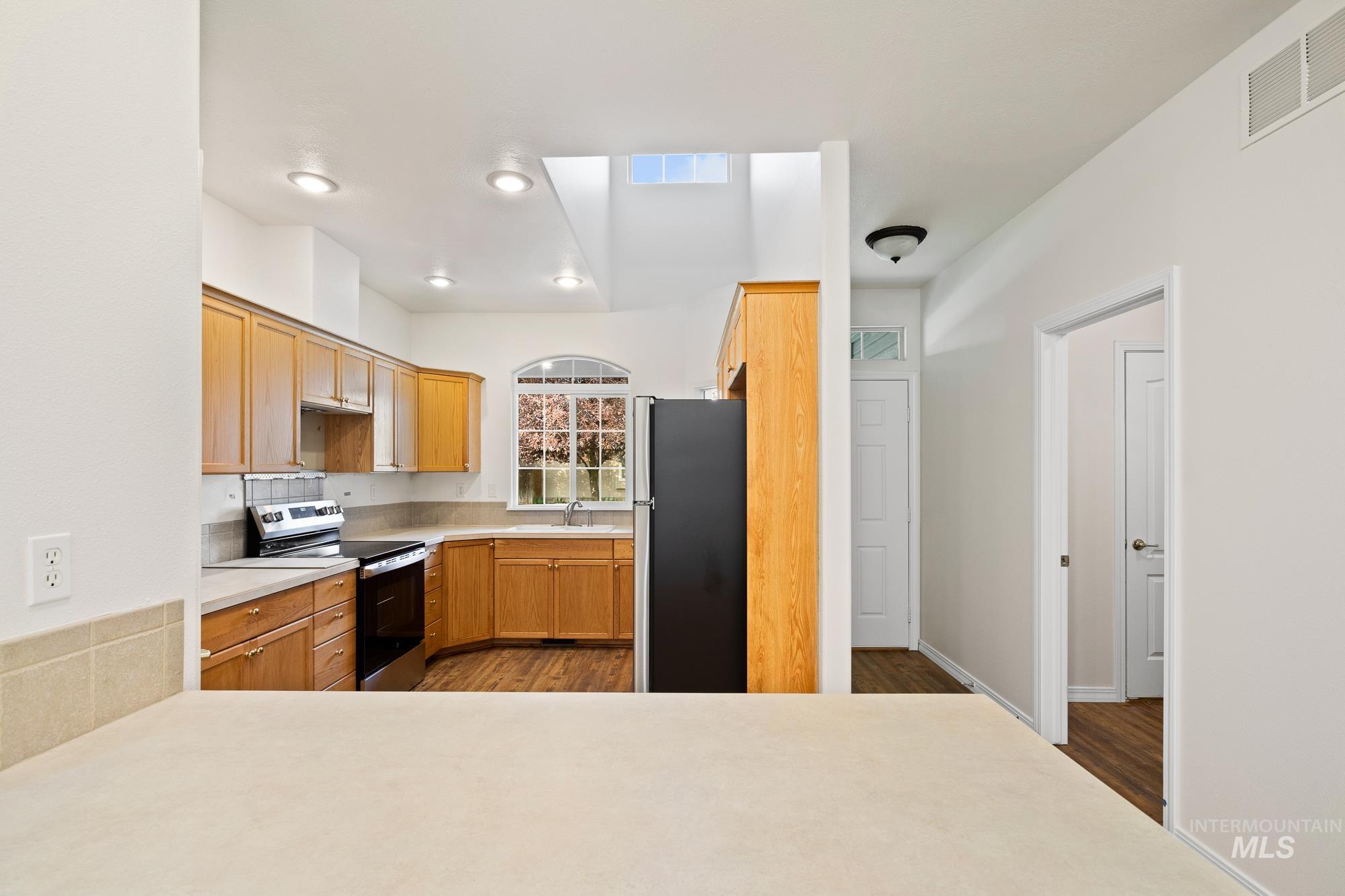 1631 W Lonesome Dove