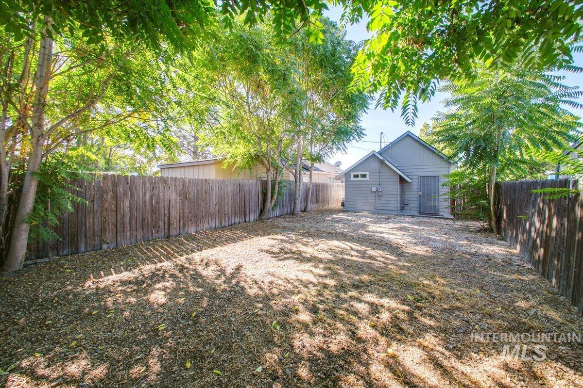 407 E Elgin St