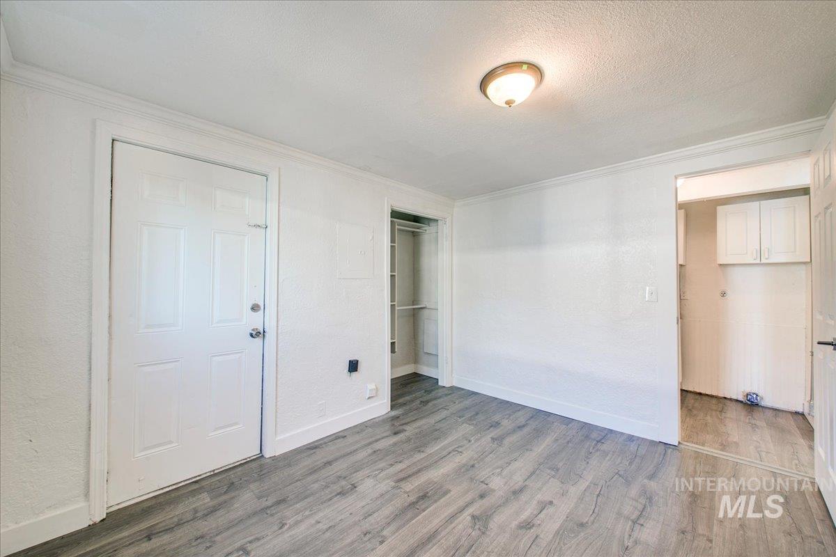 407 E Elgin St