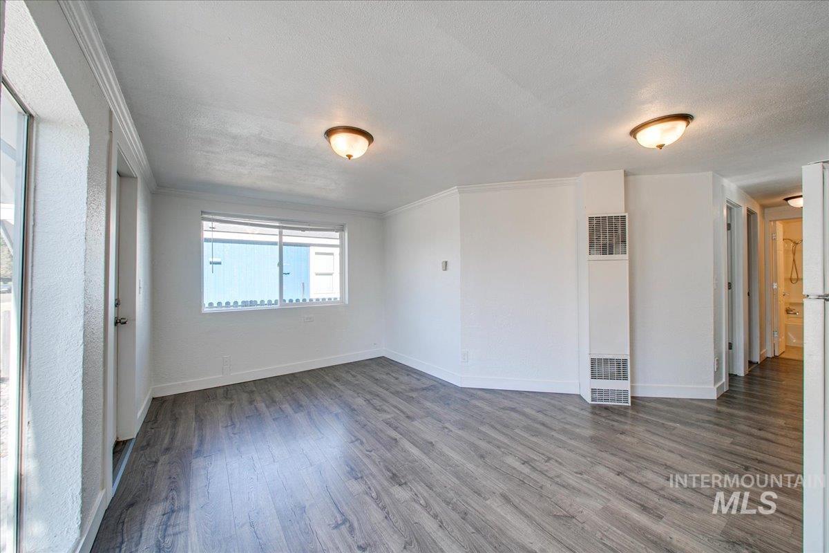 407 E Elgin St