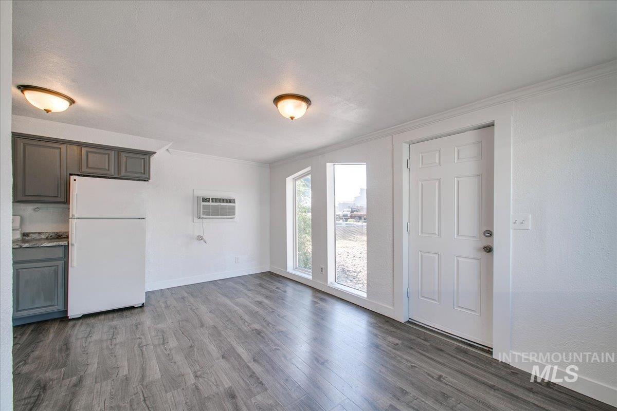 407 E Elgin St