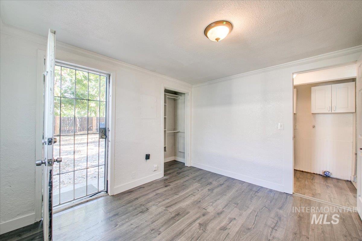 407 E Elgin St