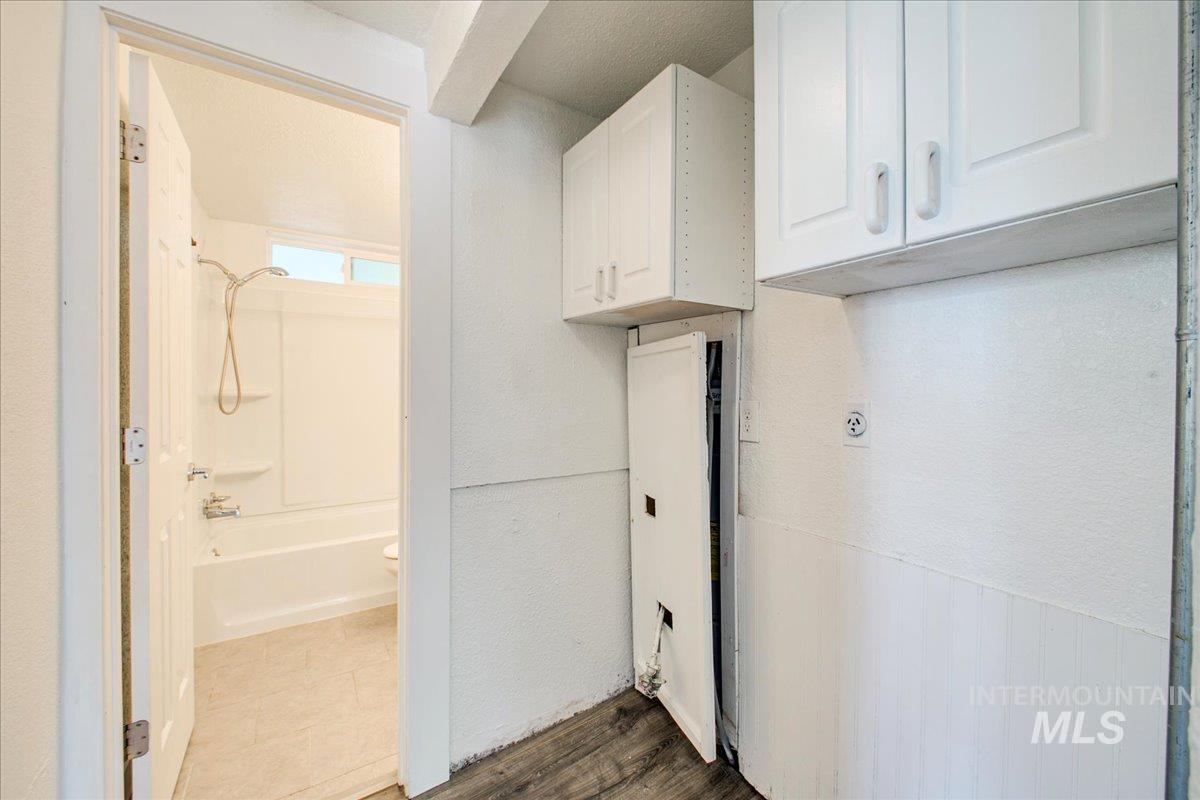 407 E Elgin St