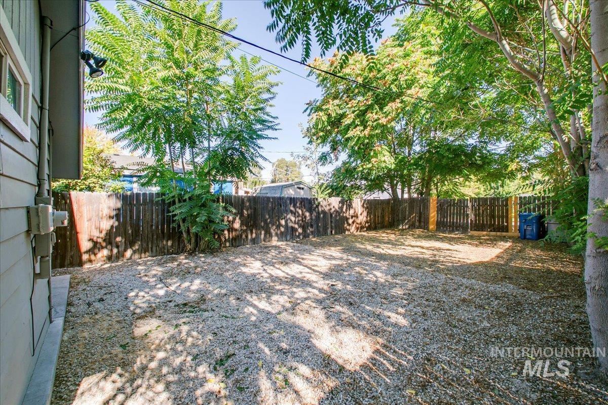 407 E Elgin St