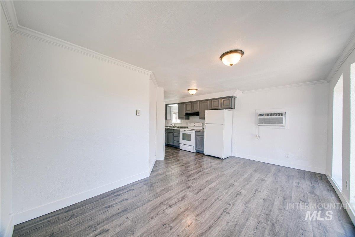 407 E Elgin St