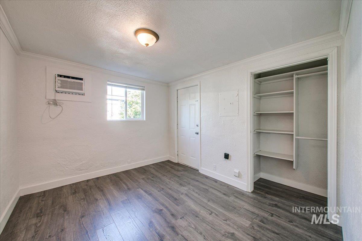 407 E Elgin St