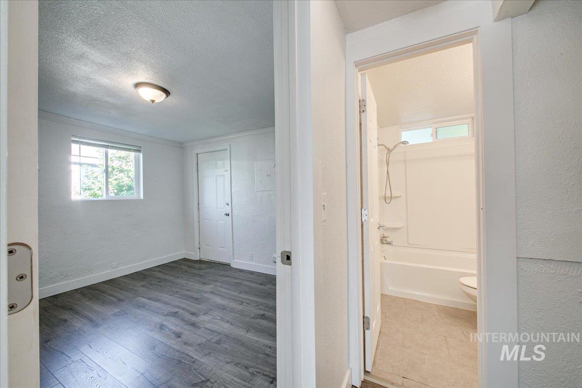 407 E Elgin St