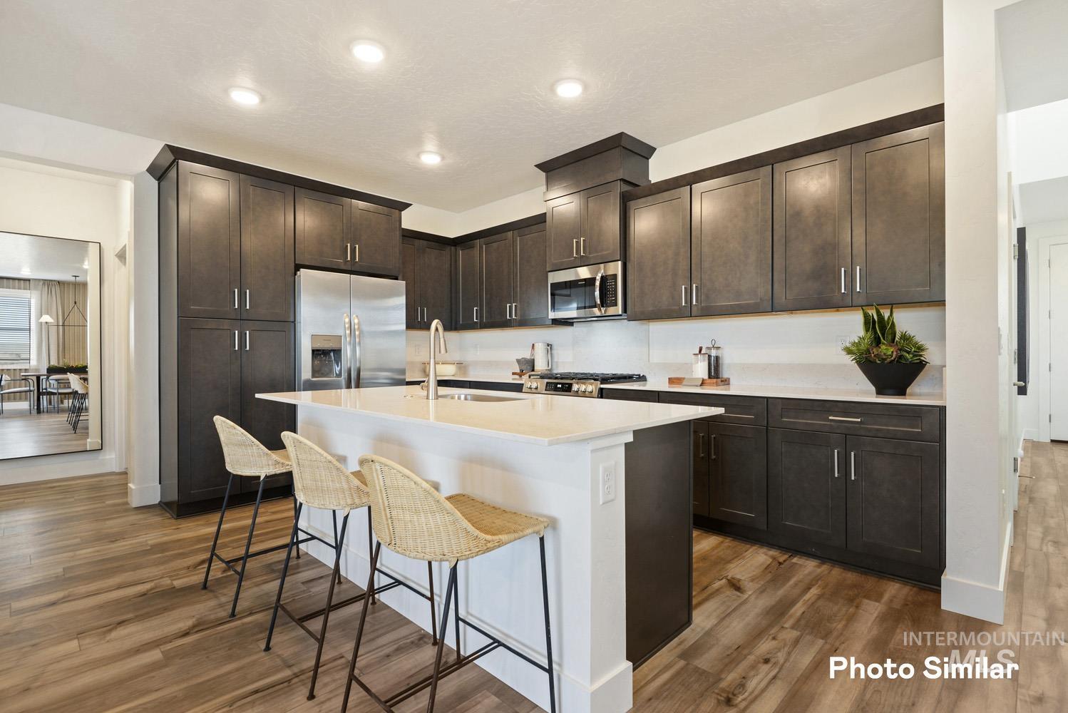 1535 N Big Star Ave.