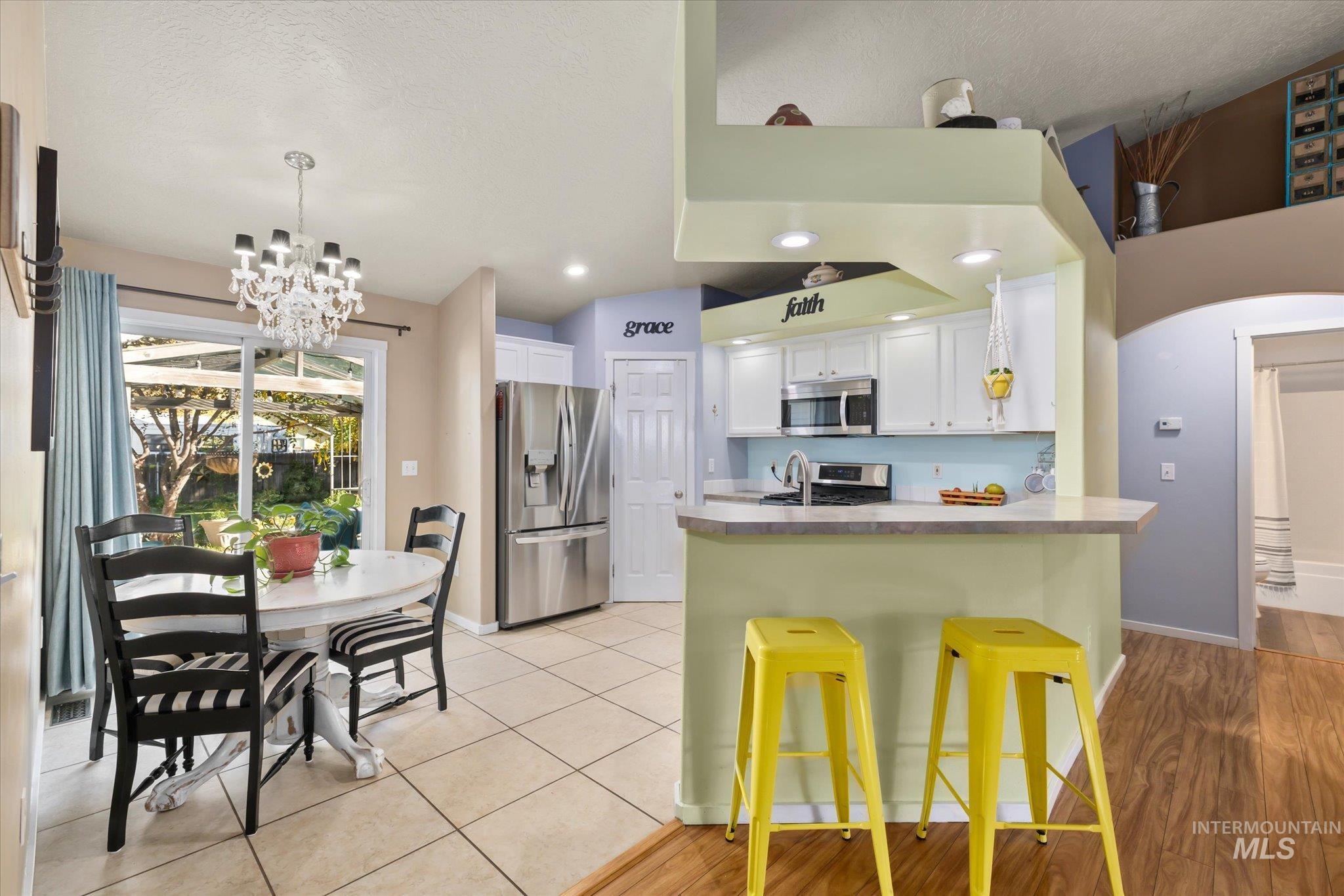 372 E Northridge Dr