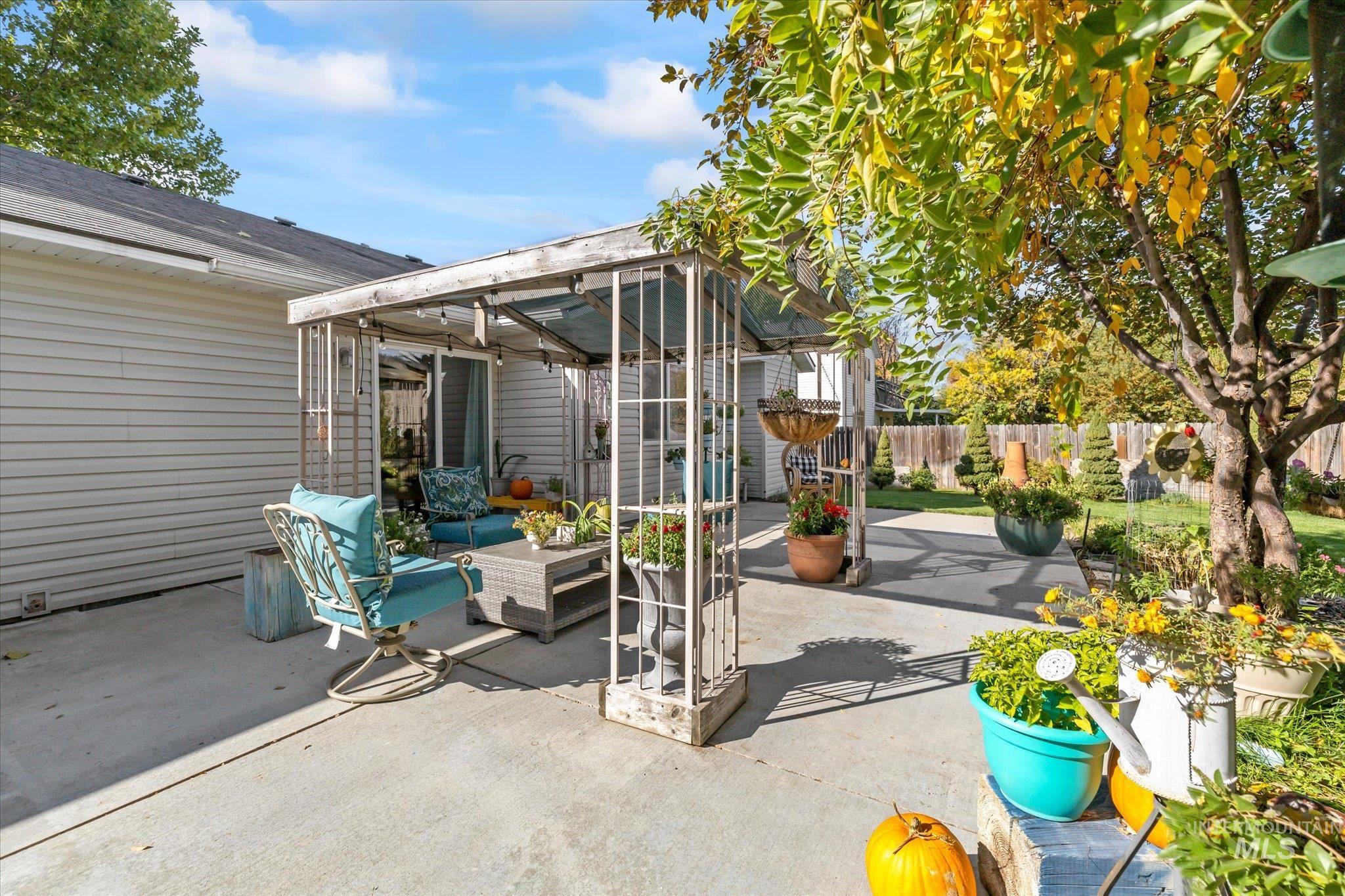 372 E Northridge Dr