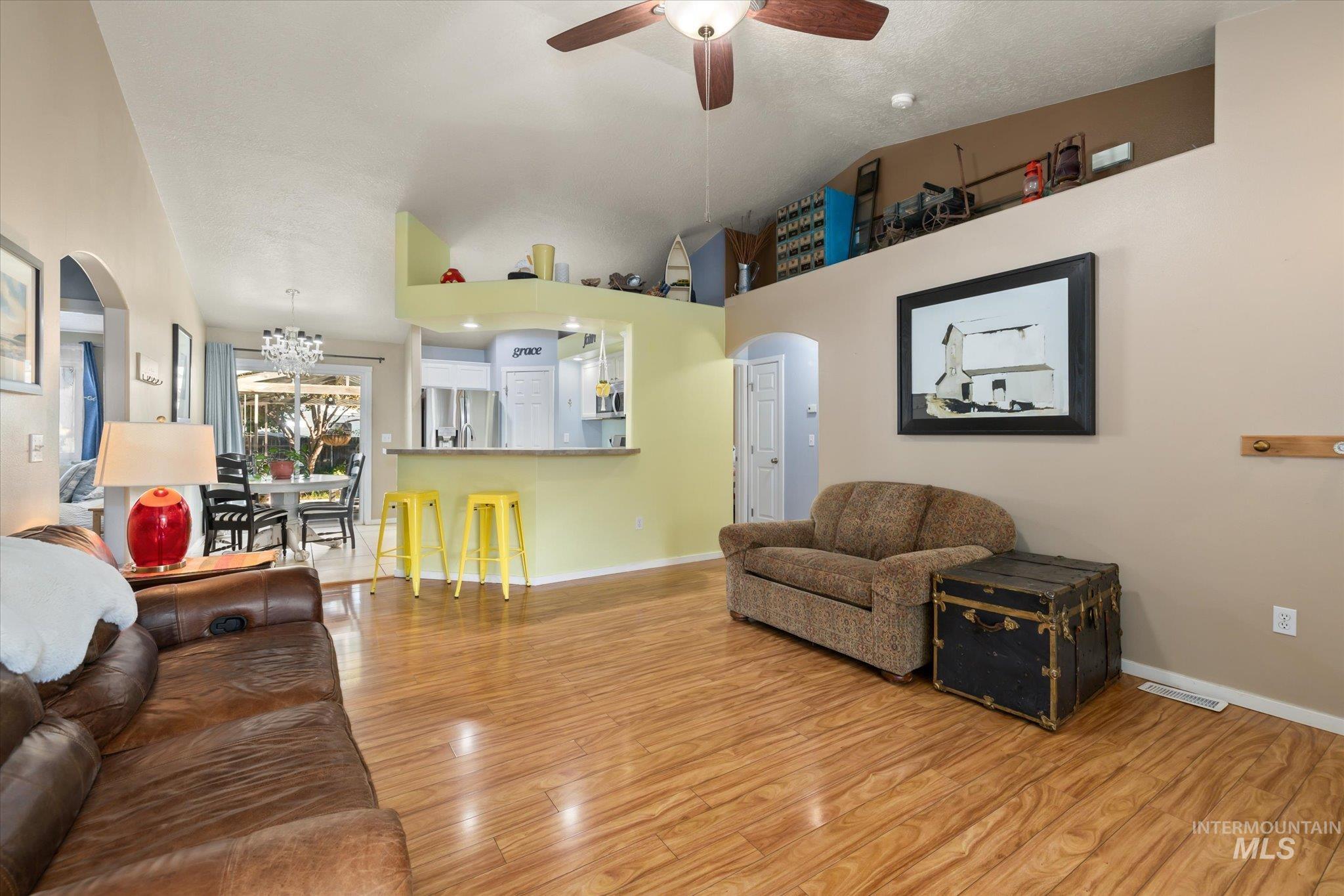 372 E Northridge Dr