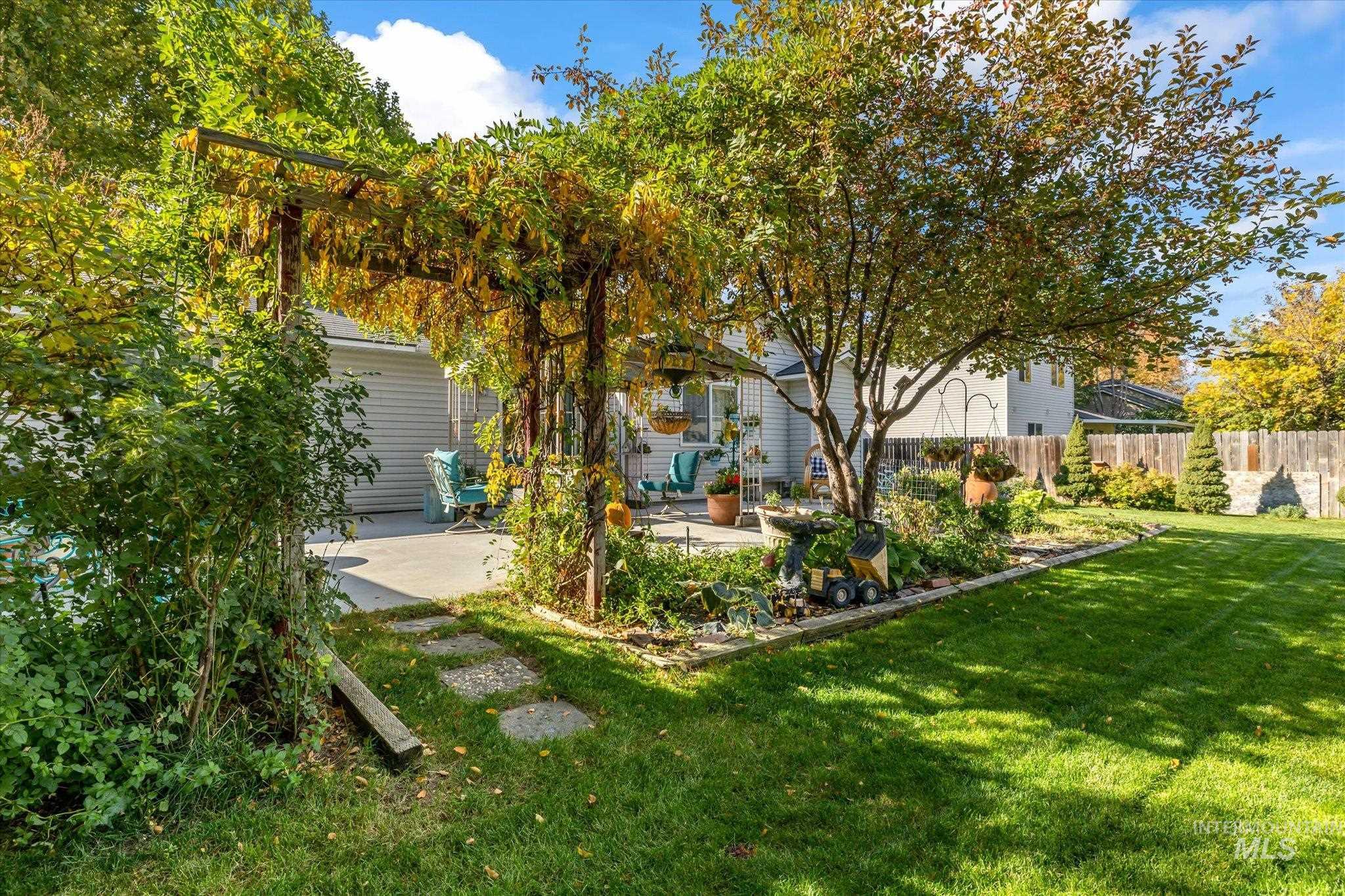 372 E Northridge Dr