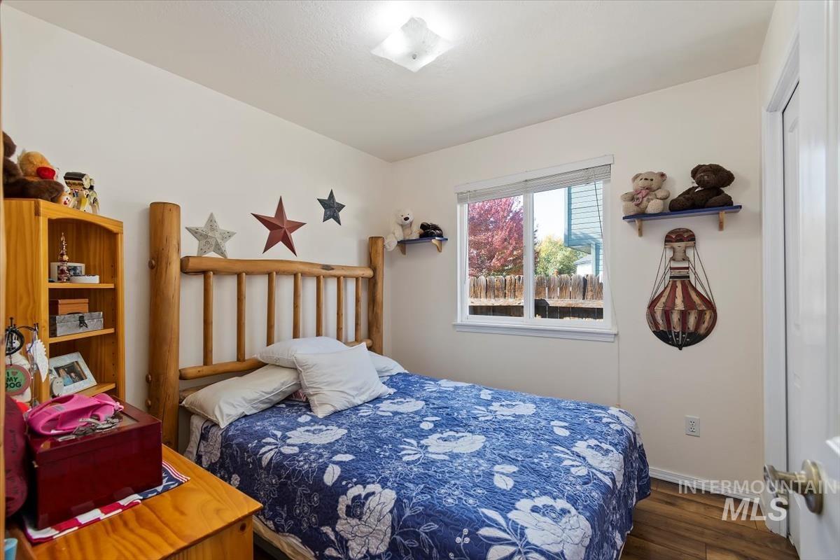 823 E Finch Creek St.