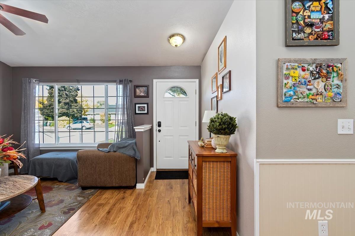 823 E Finch Creek St.