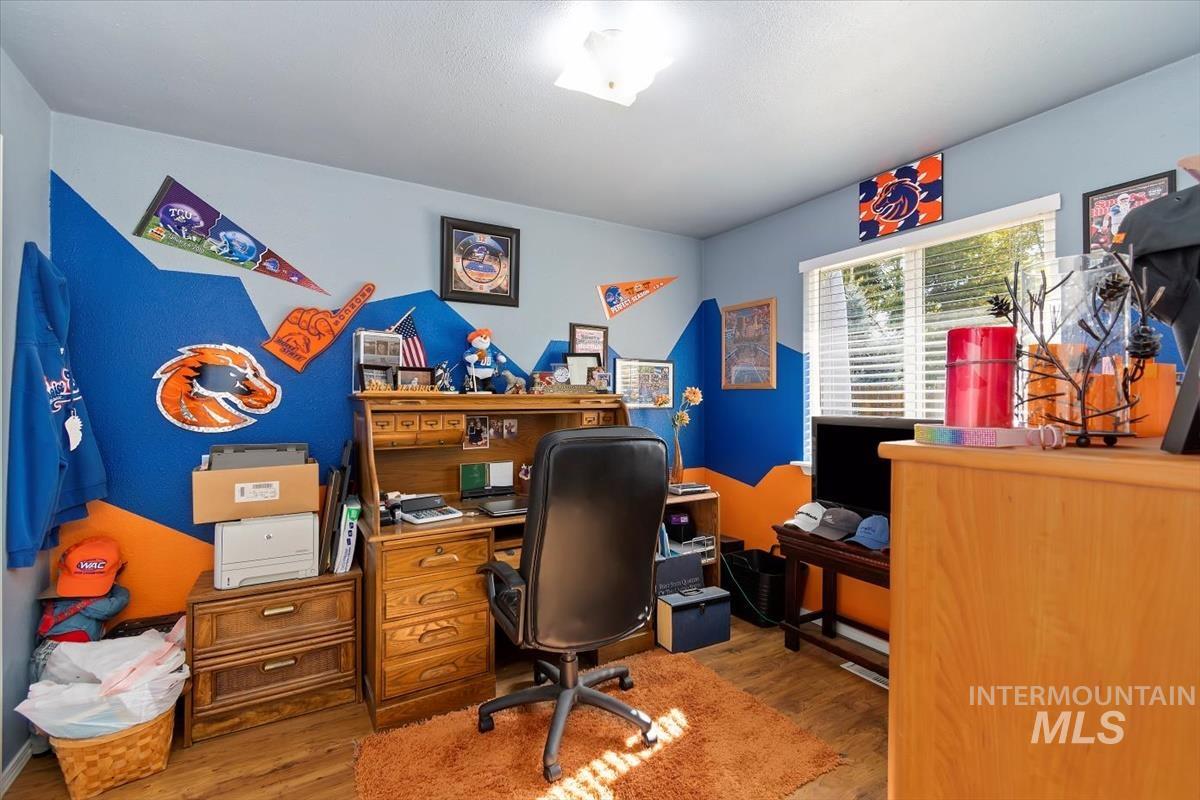 823 E Finch Creek St.