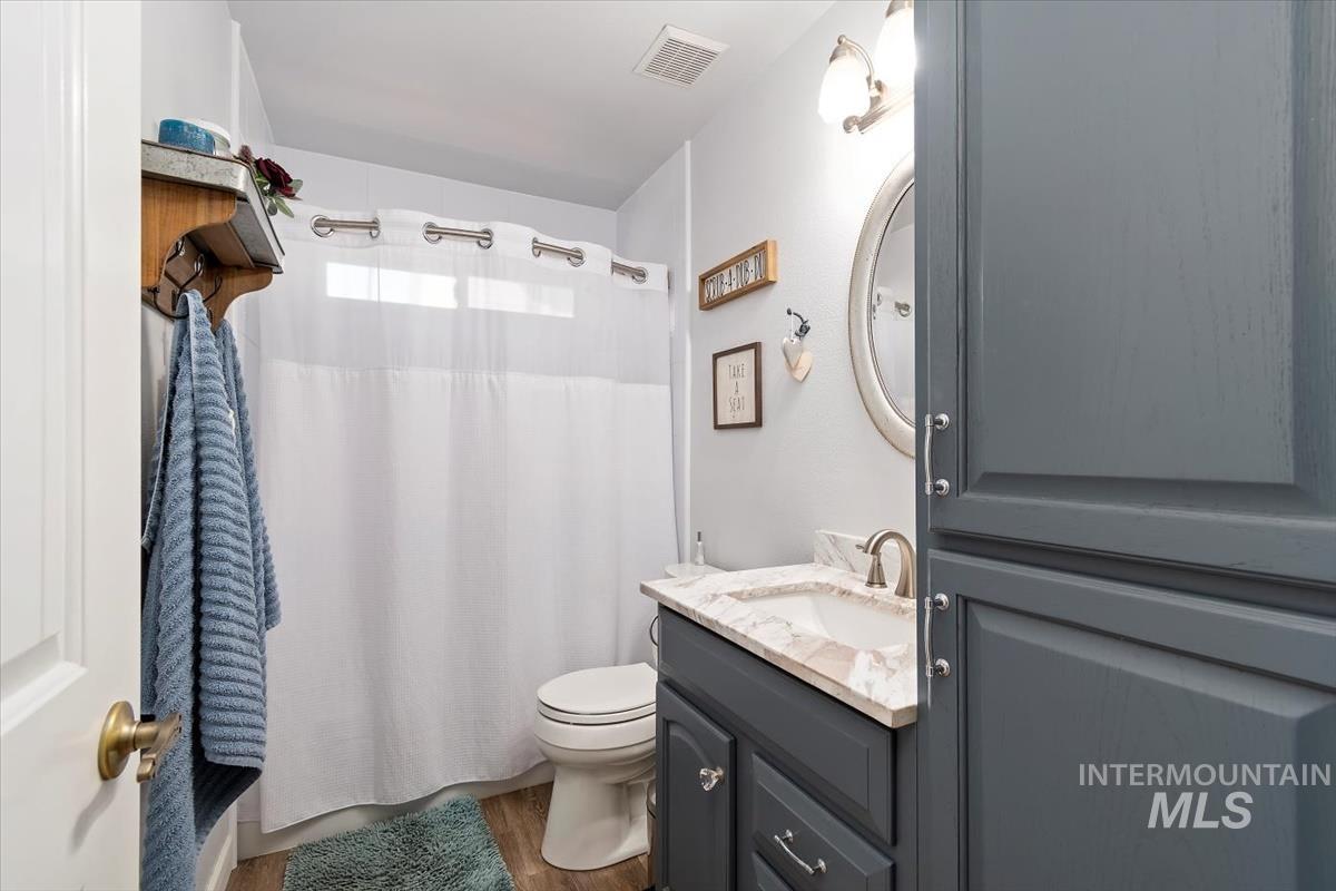 823 E Finch Creek St.