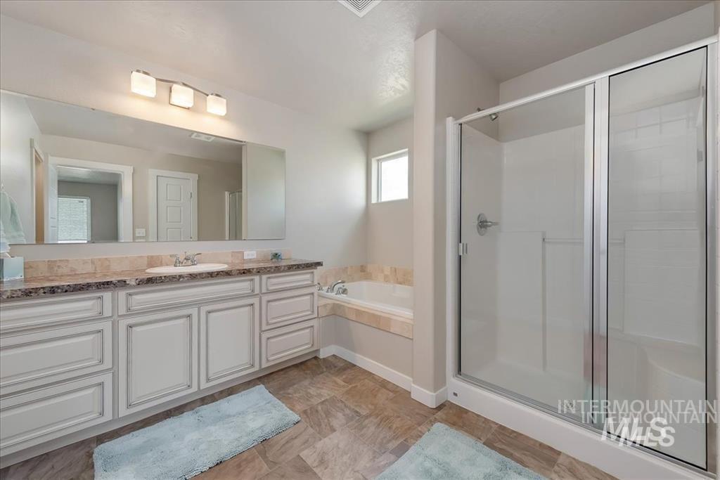 932 N Hidden View Way