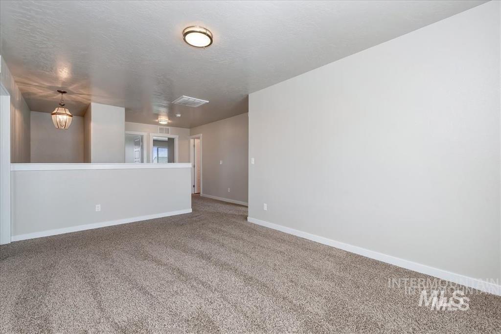 932 N Hidden View Way