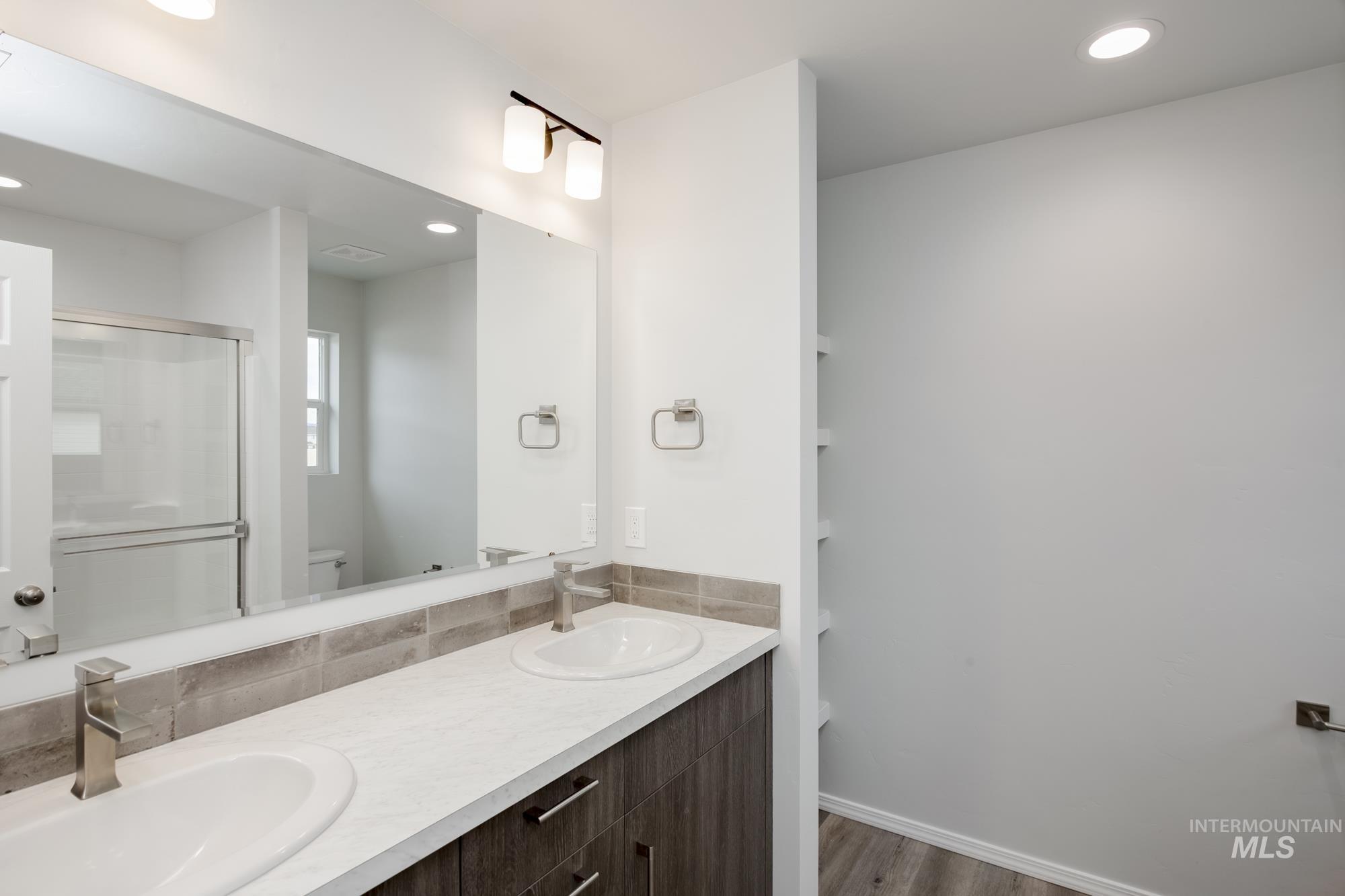 656 W Smoky Quartz St