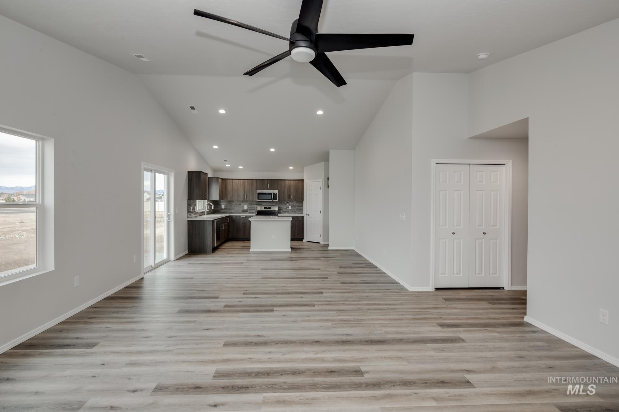 656 W Smoky Quartz St