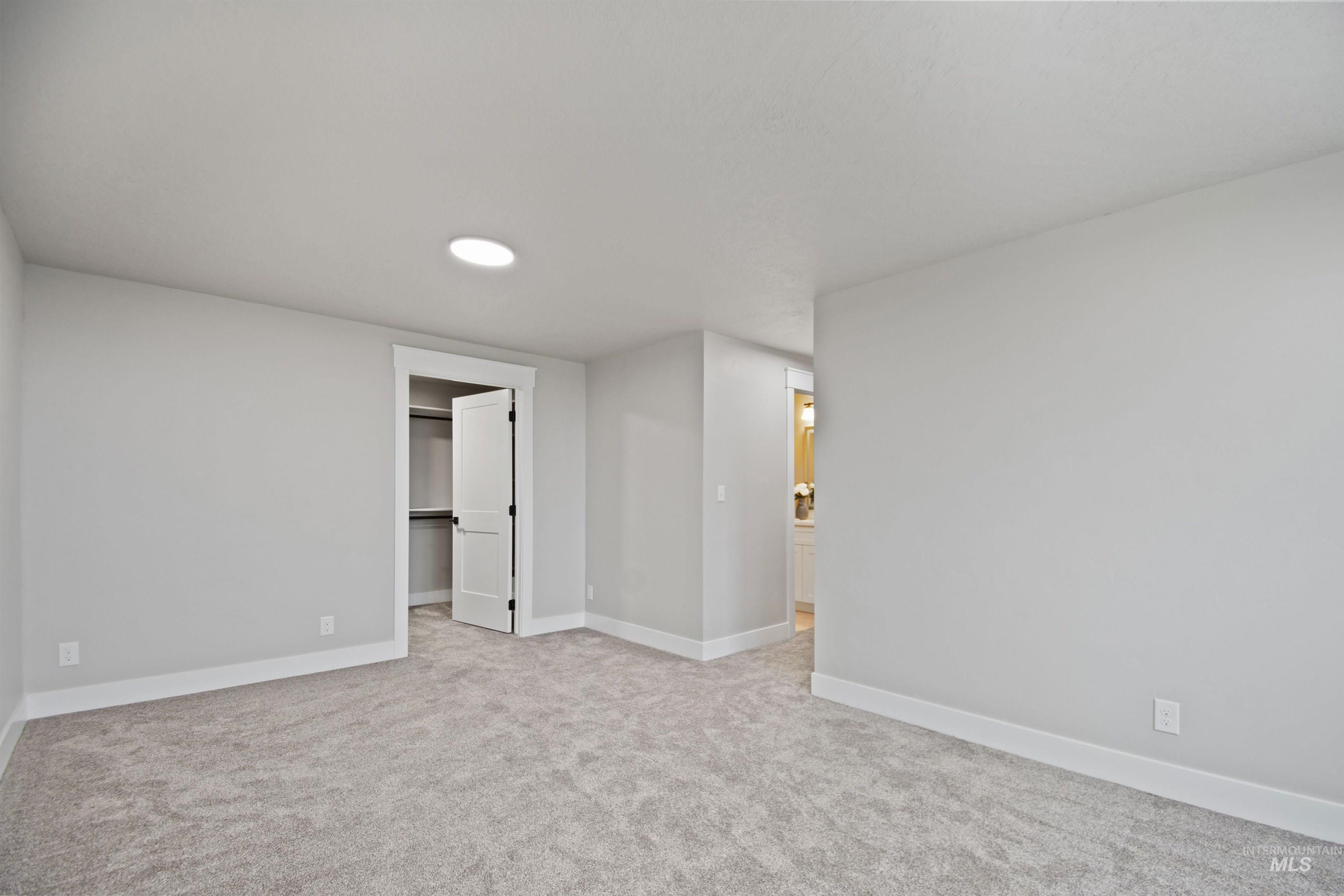 11101 W Chapin Ave