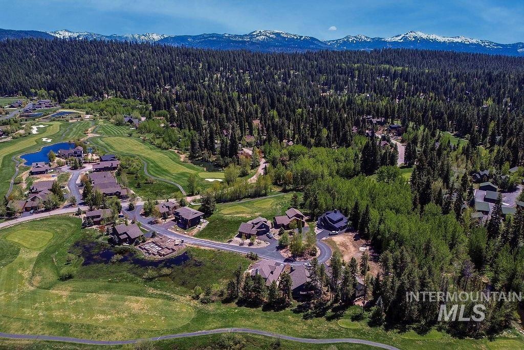 320 Mountain Cove Ct