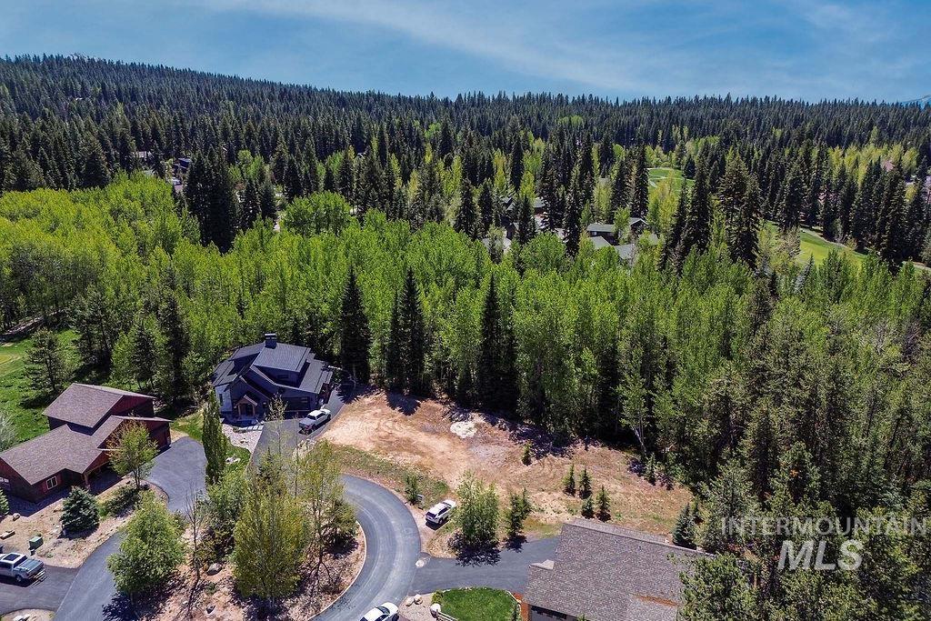 320 Mountain Cove Ct