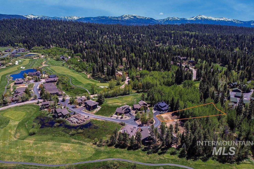 320 Mountain Cove Ct