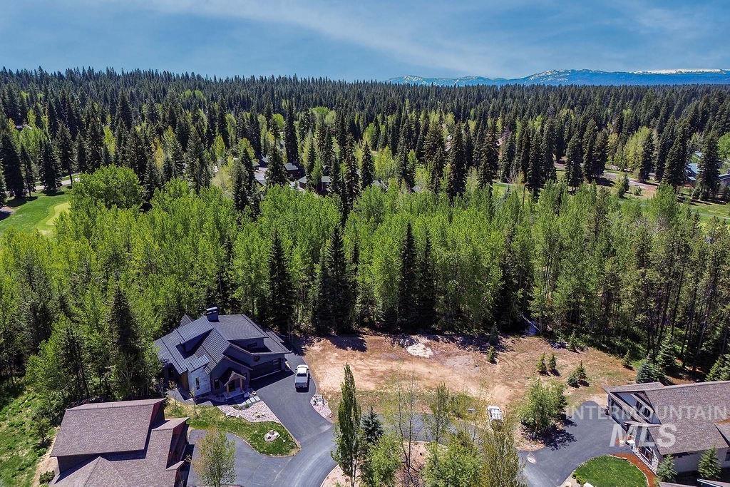 320 Mountain Cove Ct