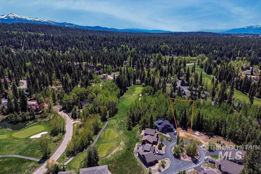 320 Mountain Cove Ct