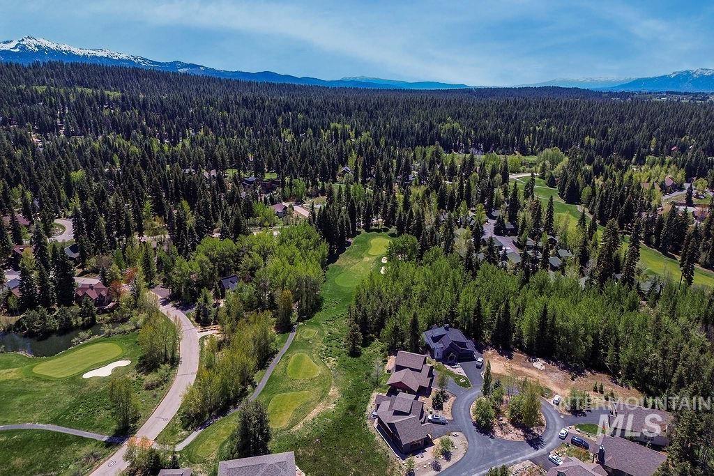 320 Mountain Cove Ct