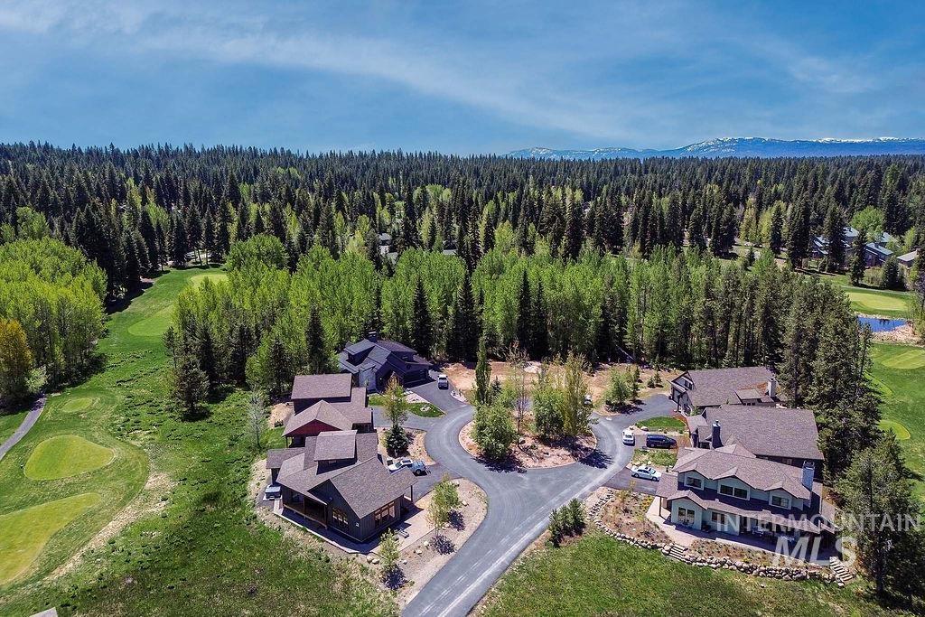 320 Mountain Cove Ct