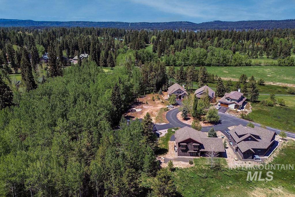 320 Mountain Cove Ct