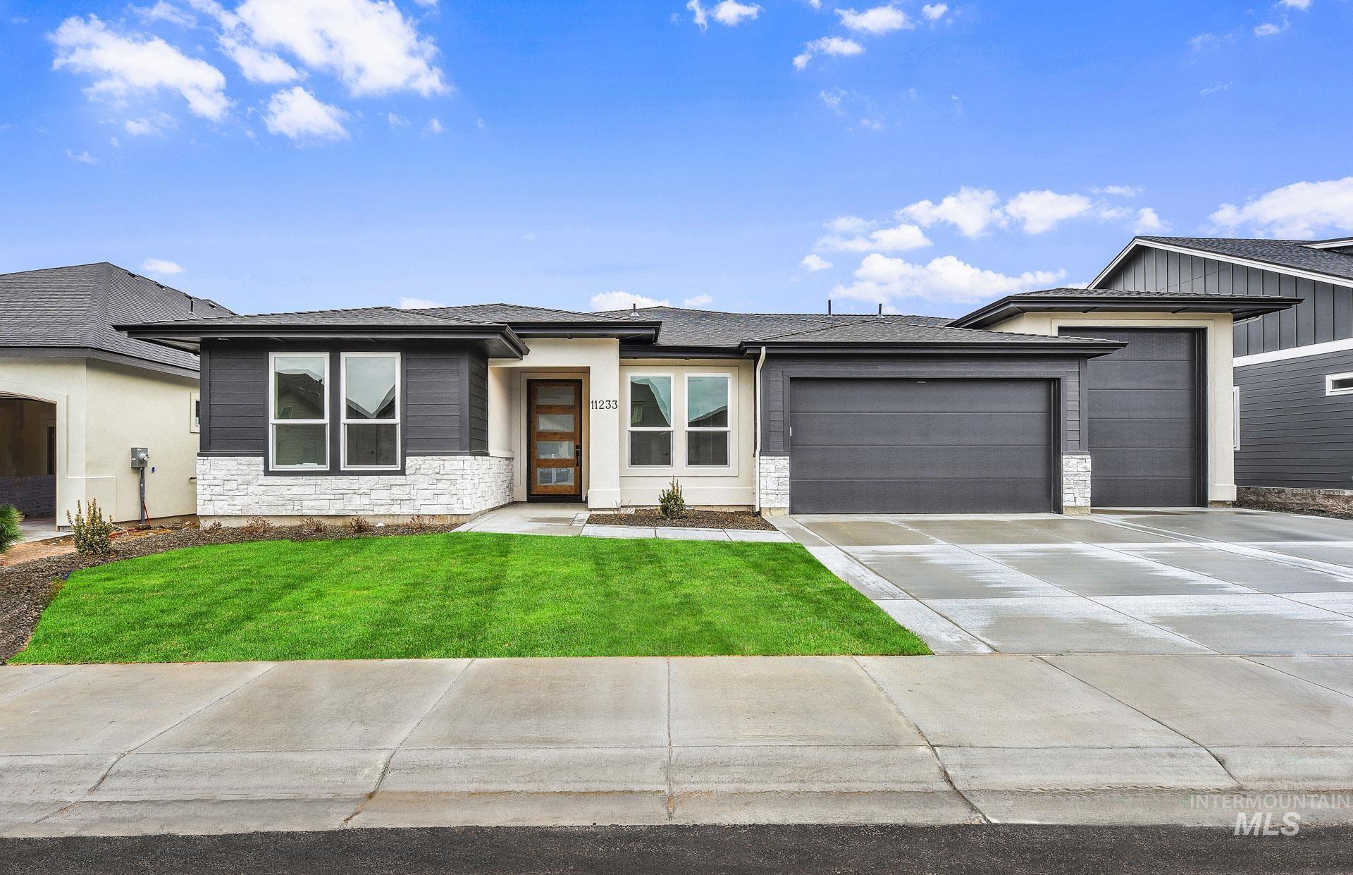 11233 S Saylis Pl