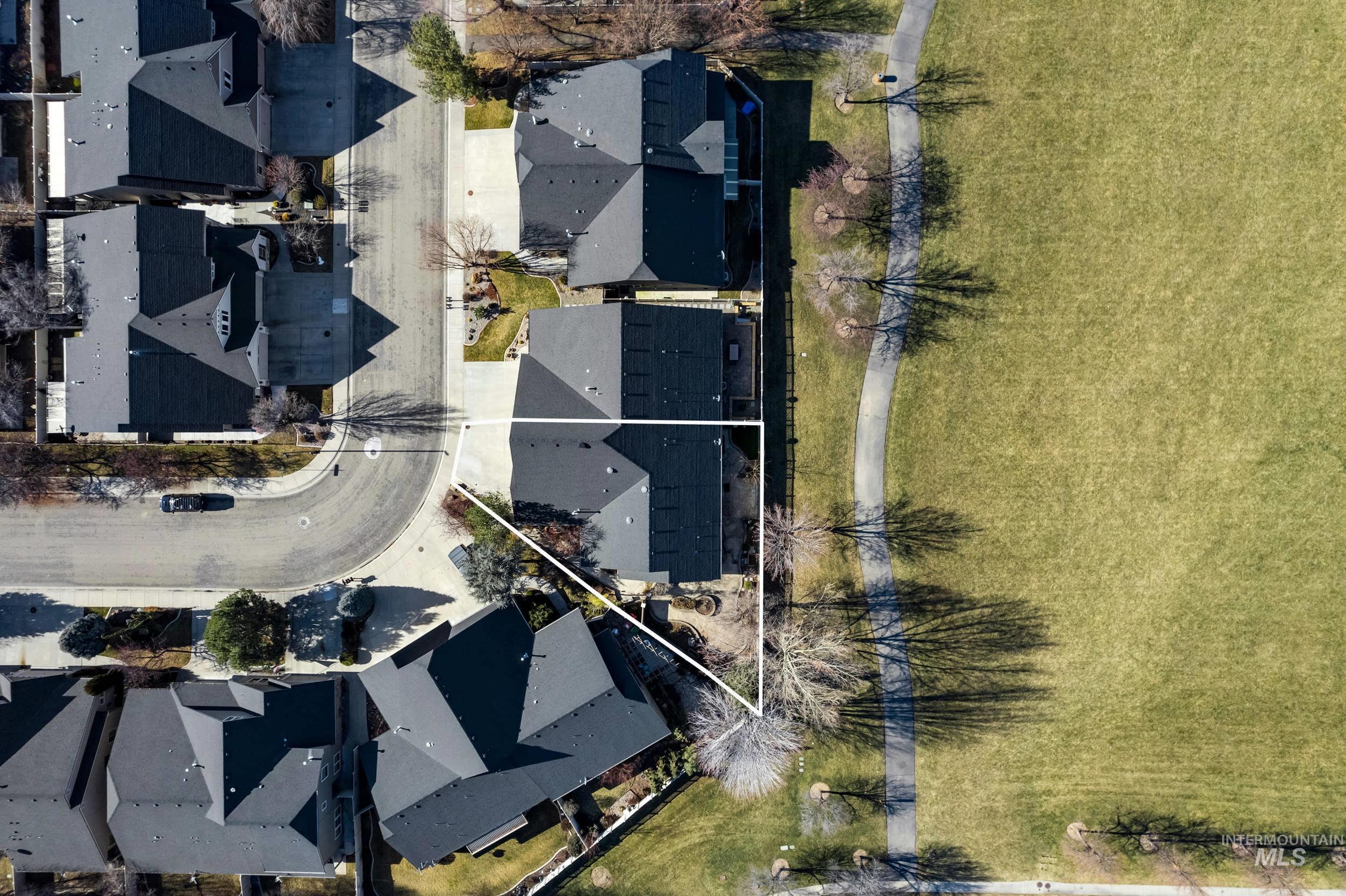 2596 E Summer Dawn St