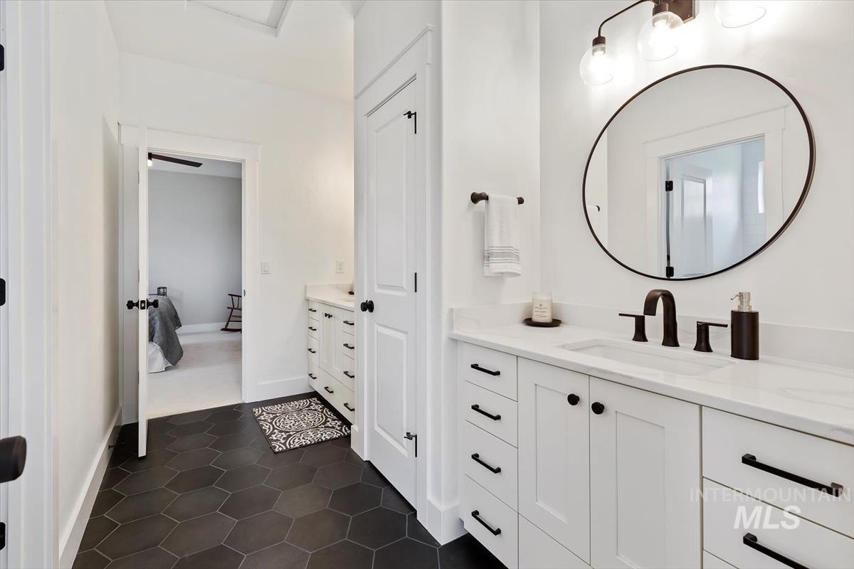 22868 Aura Vista Way