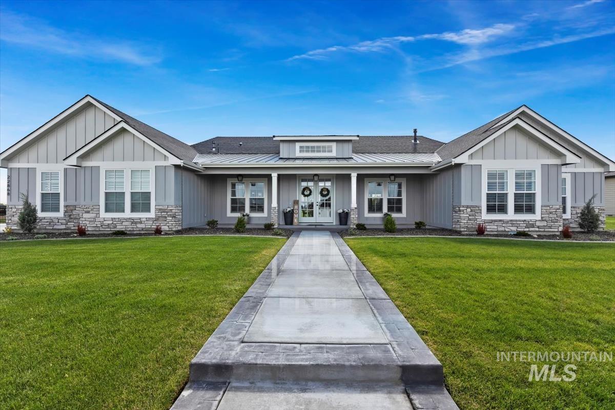 22868 Aura Vista Way