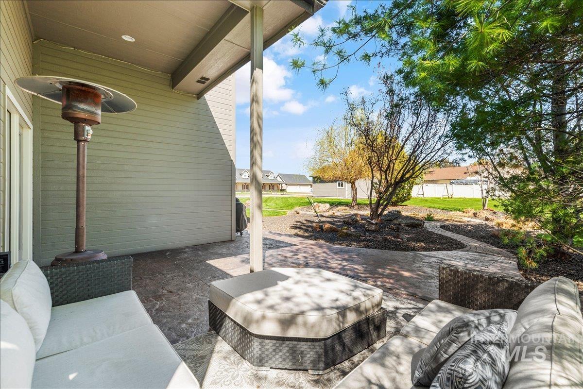 6722 S Lunar Avenue