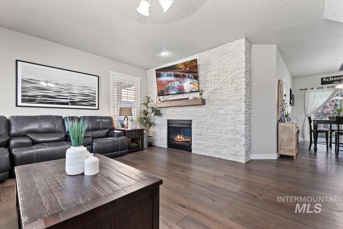 2014 W Cross Creek Dr.