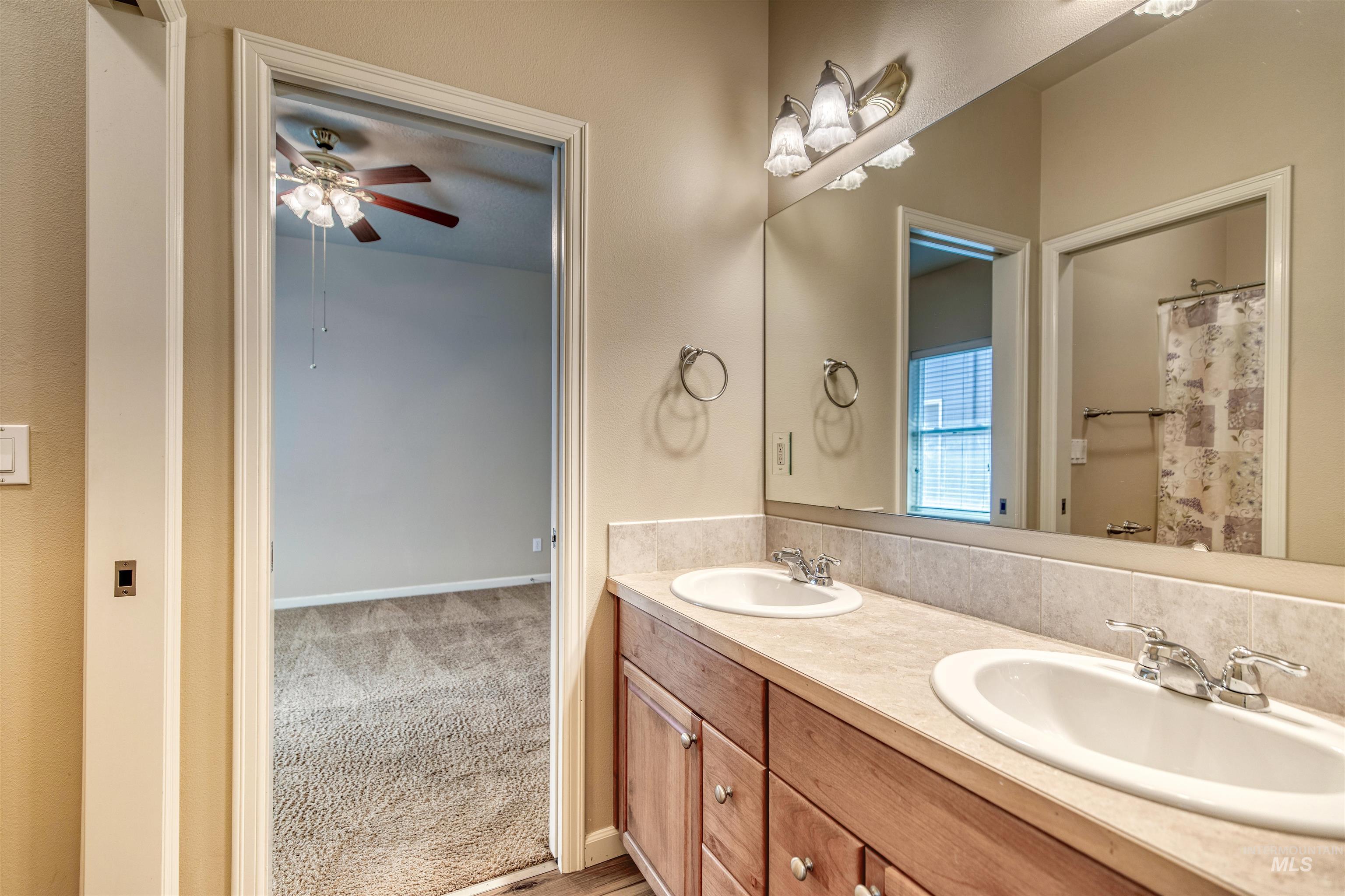 726 N Glen Aspen Way