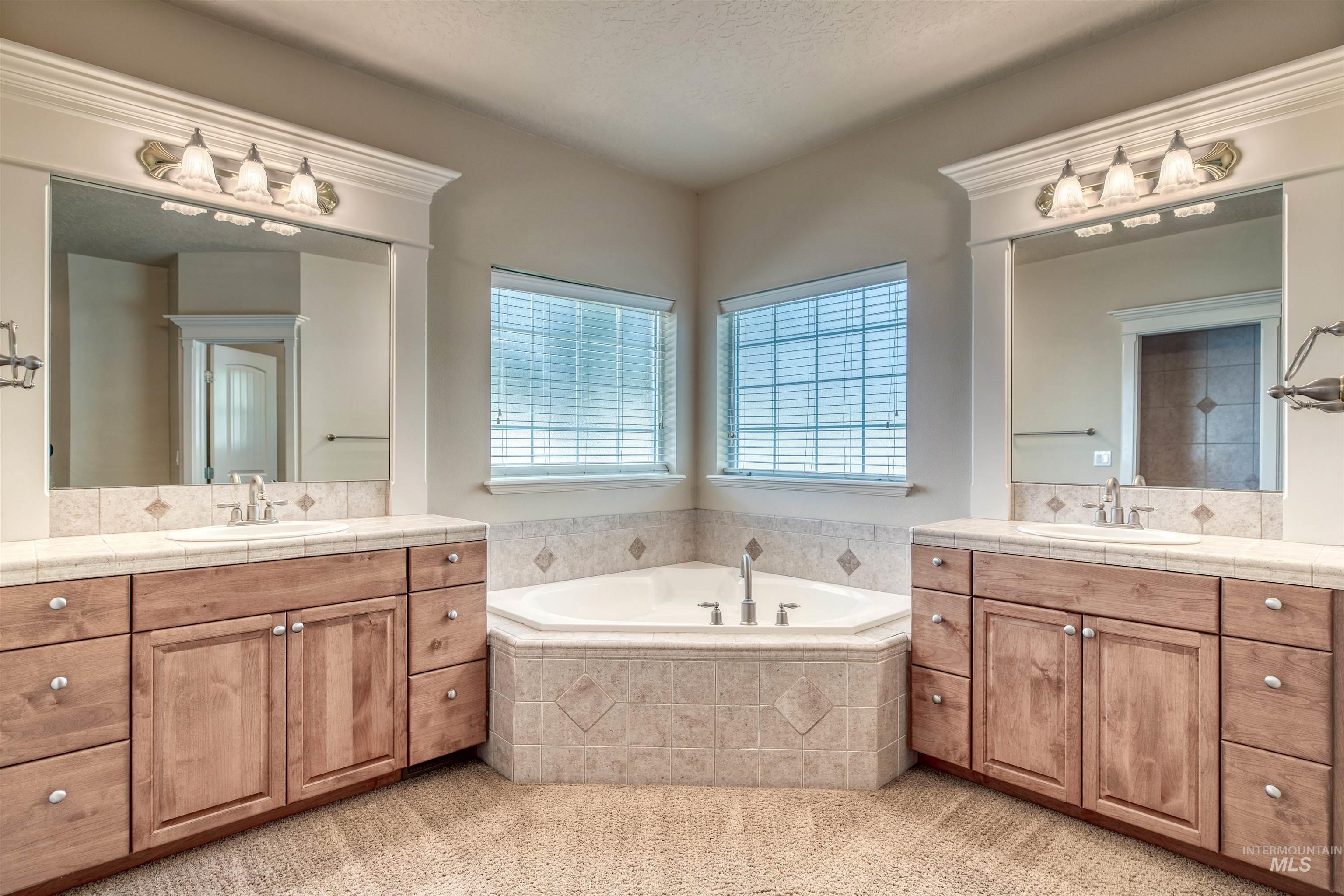 726 N Glen Aspen Way