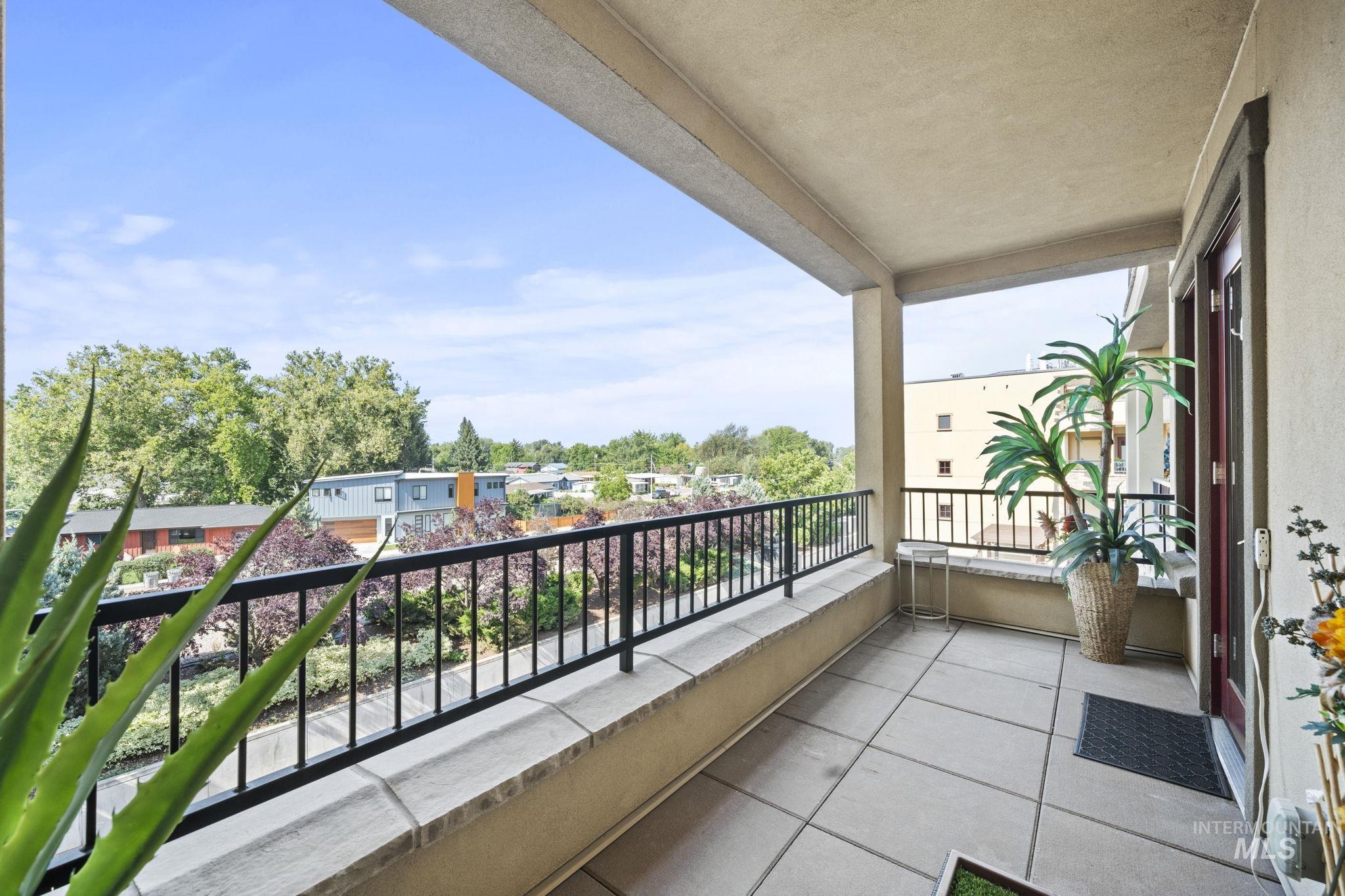 3005 W Crescent Rim Drive Unit: 305