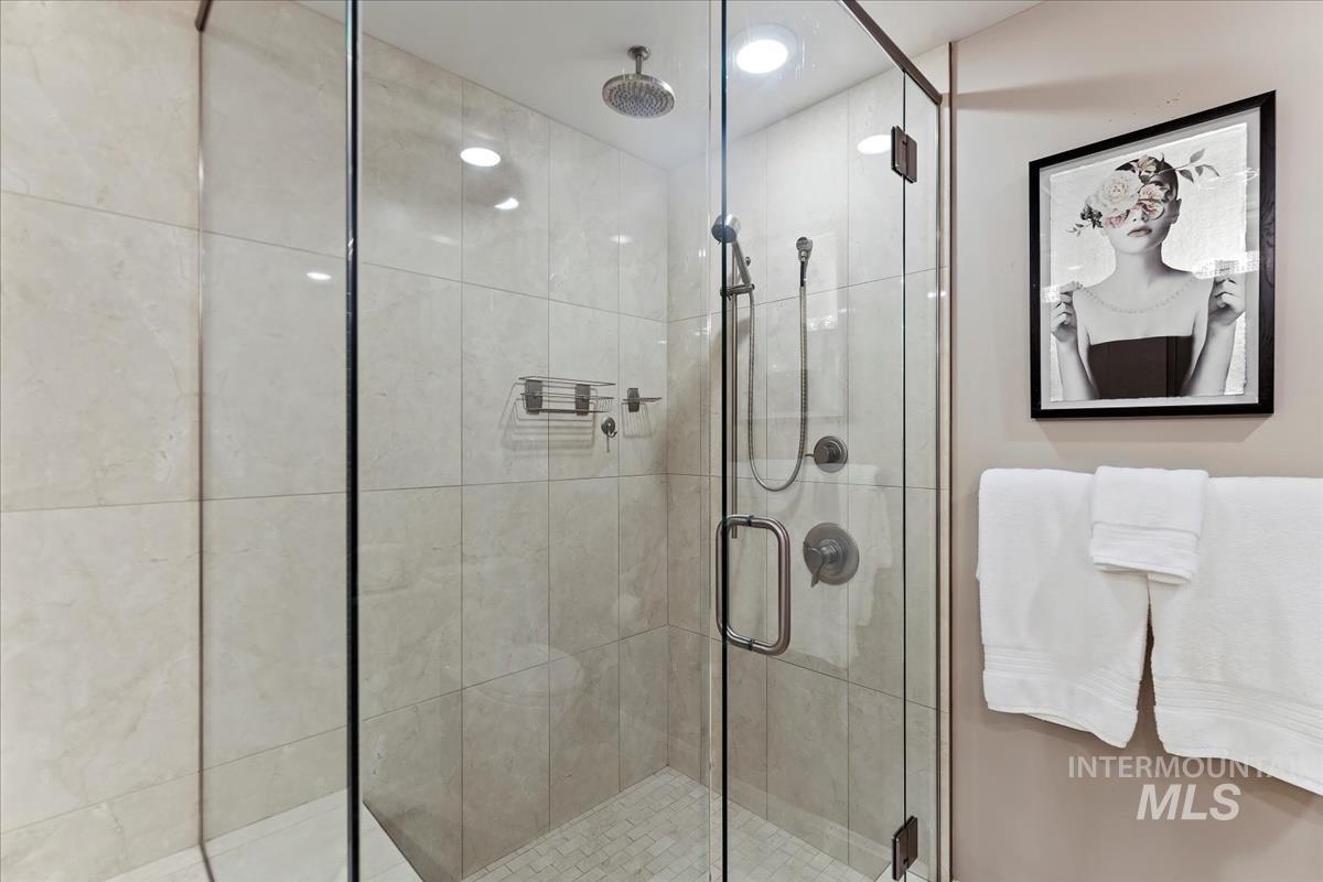 3005 W Crescent Rim Drive Unit: 305