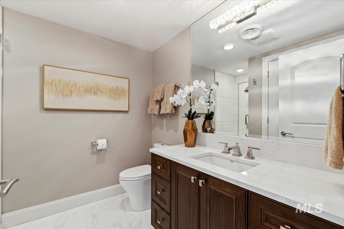 3005 W Crescent Rim Drive Unit: 305