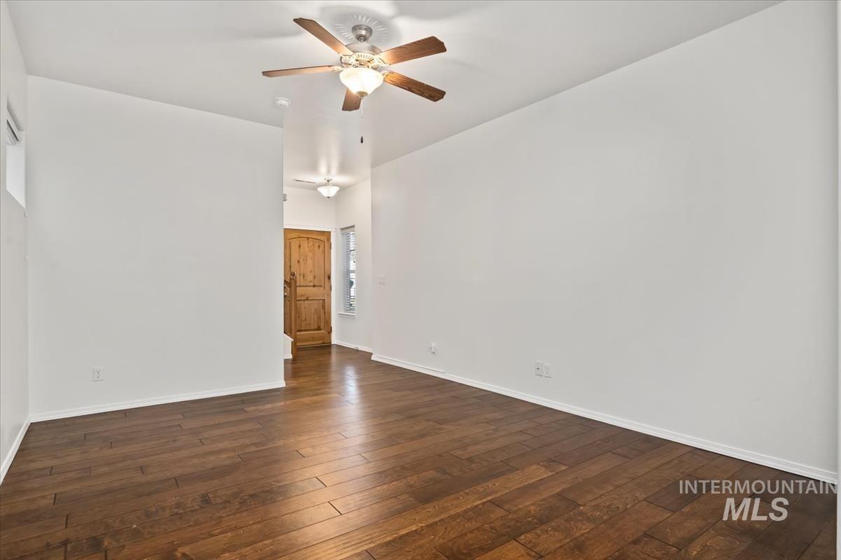 8721 Evening Star Ln.