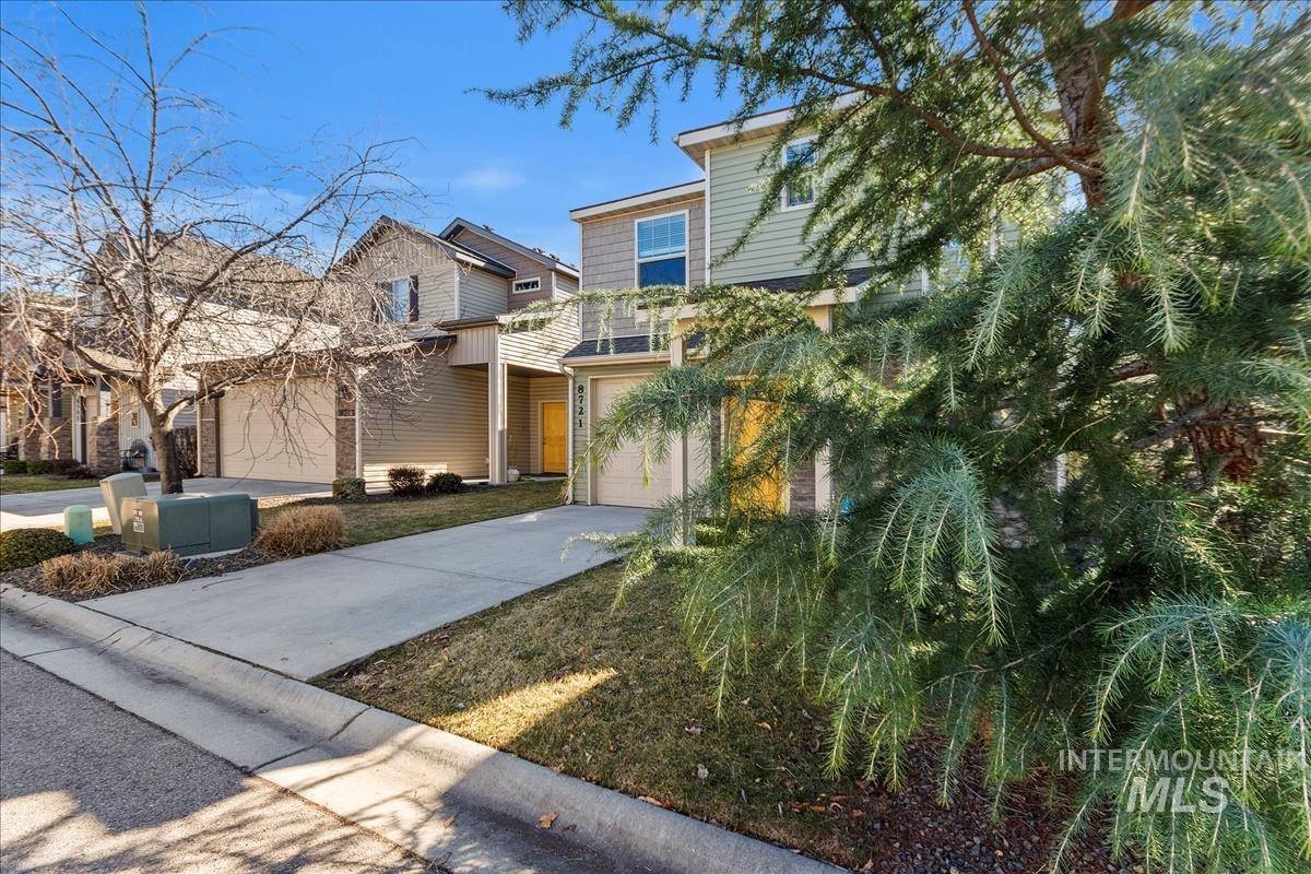 8721 Evening Star Ln.