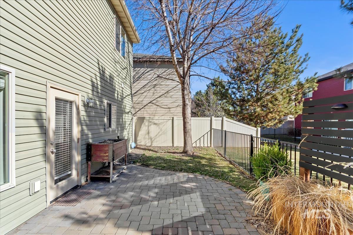 8721 Evening Star Ln.